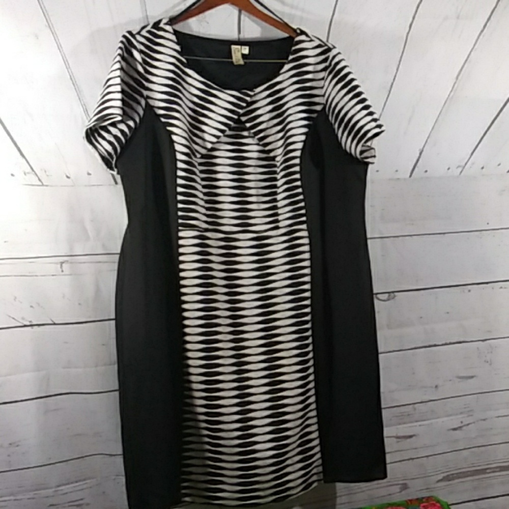 Emma & Michele 24W Black and White Sheath Dress